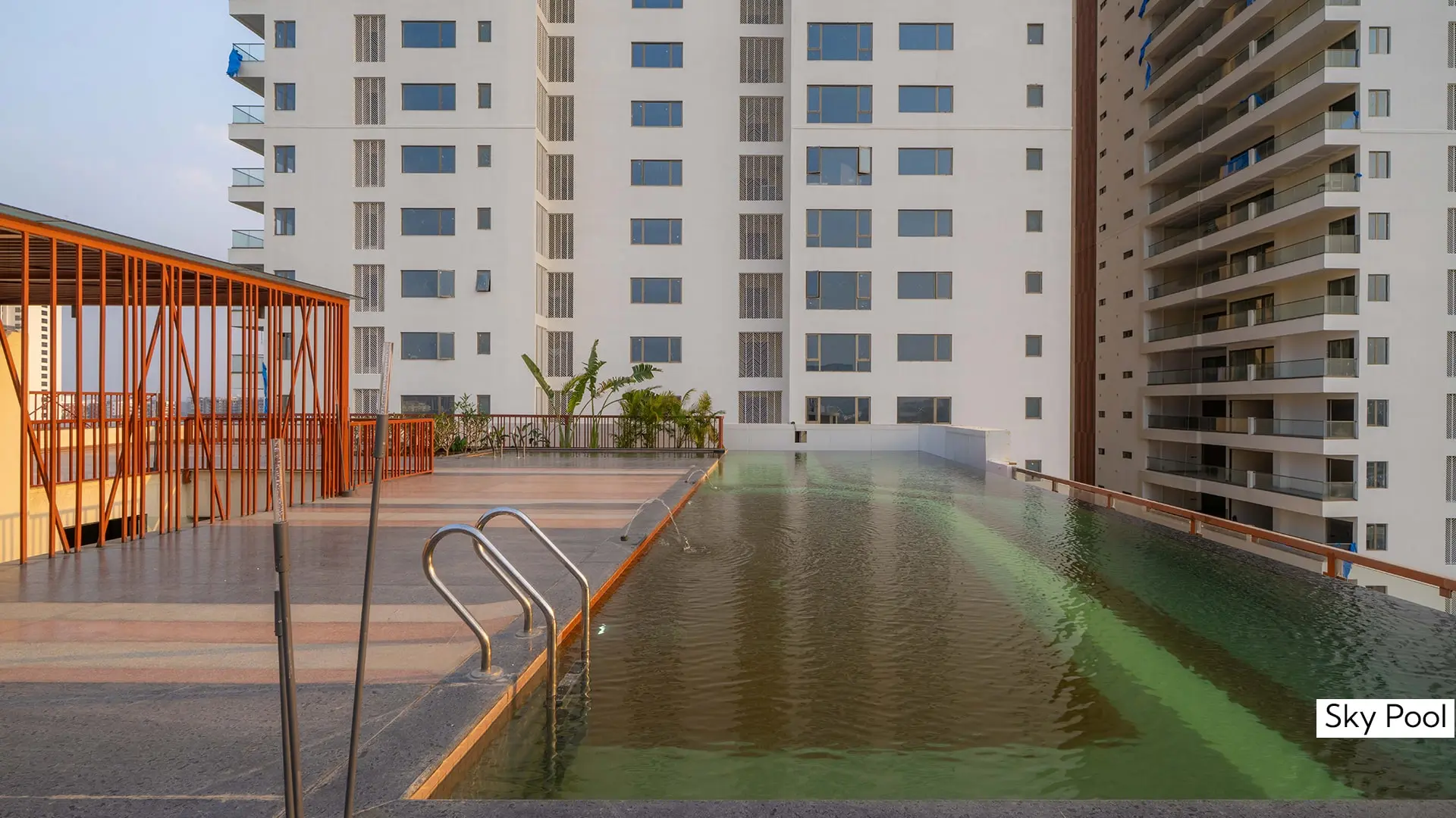 Sky Pool-min